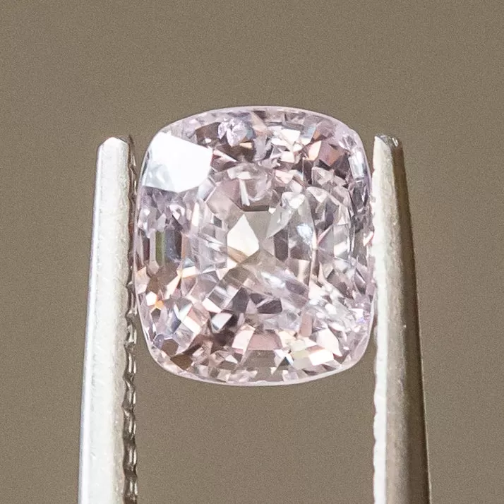 1.73CT CUSHION CUT PINK BURMESE SPINEL, 6.98X6.11MM UNTREATED