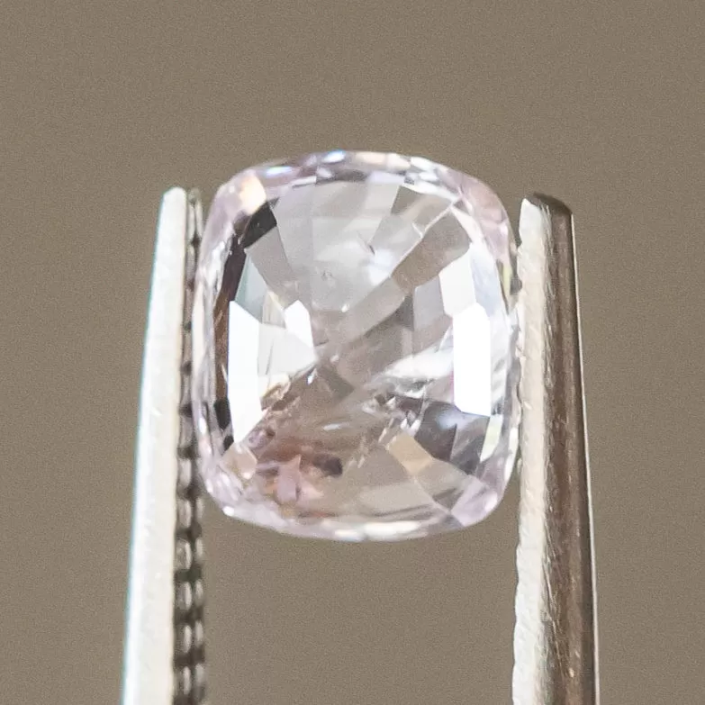 1.73CT CUSHION CUT PINK BURMESE SPINEL, 6.98X6.11MM UNTREATED