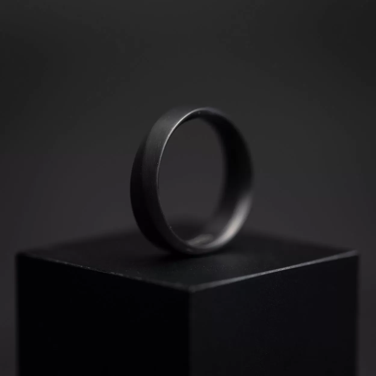 6mm Twisted full Black Titanium ring