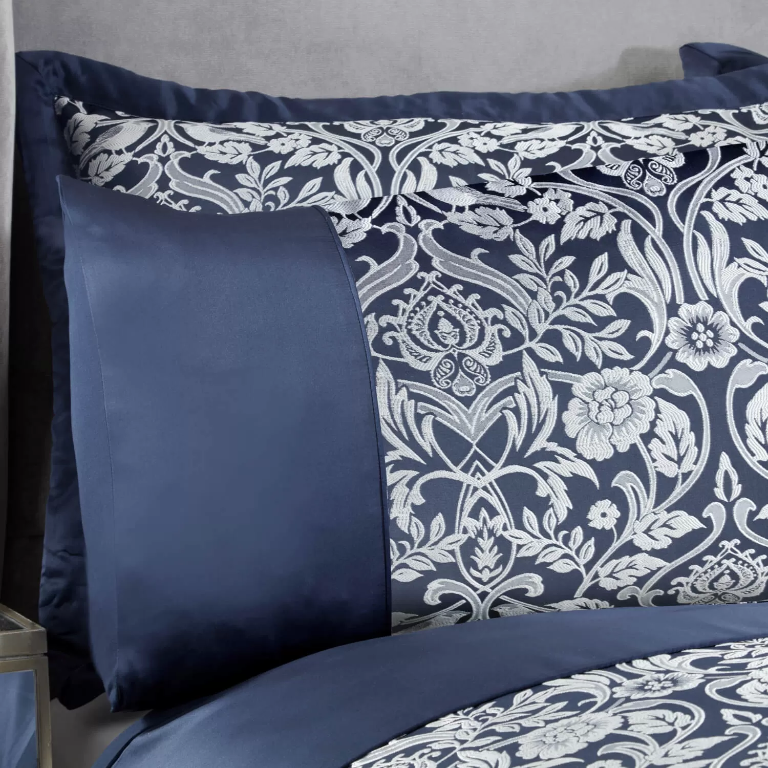 Embellished Jacquard Duvet Set - Navy