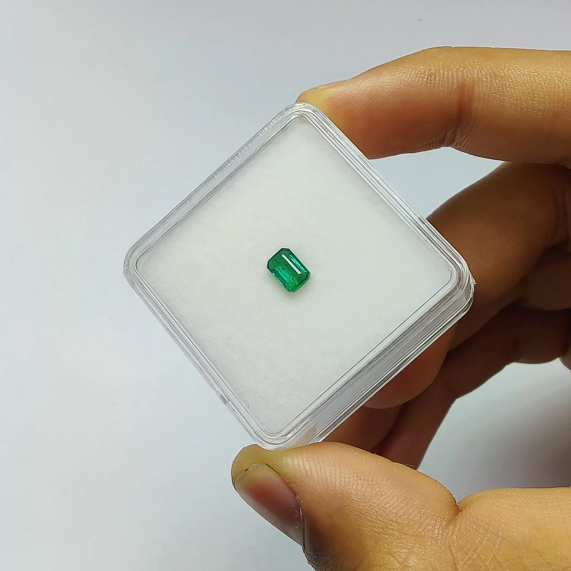 Emerald Gemstone Normal Cut : 0.55cts Natural Untreated Unheated Green Emerald Cushion Shape 6*4mm