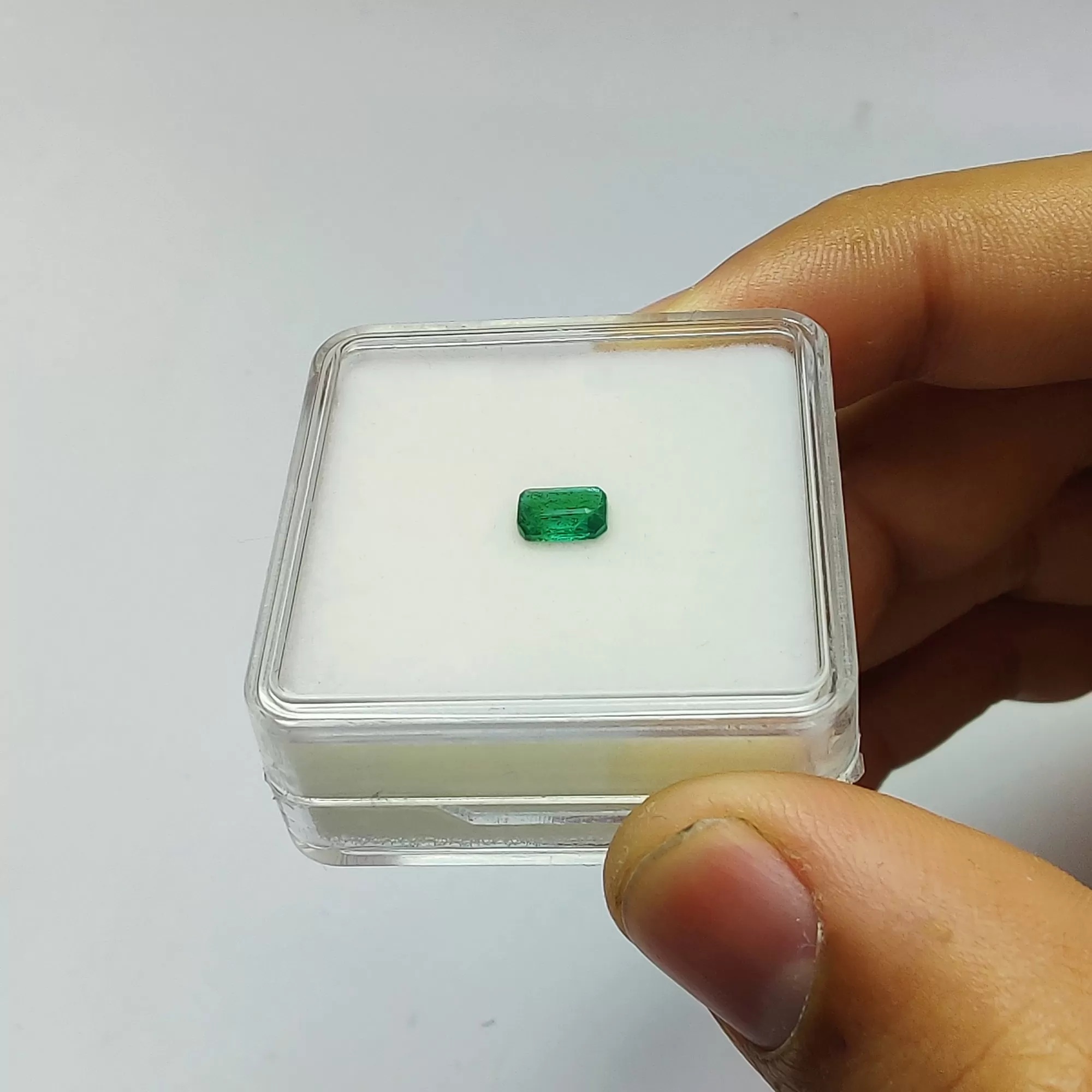 Emerald Gemstone Normal Cut : 0.55cts Natural Untreated Unheated Green Emerald Cushion Shape 6*4mm