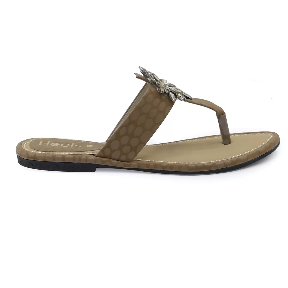 Golden Casual Chappal 000338