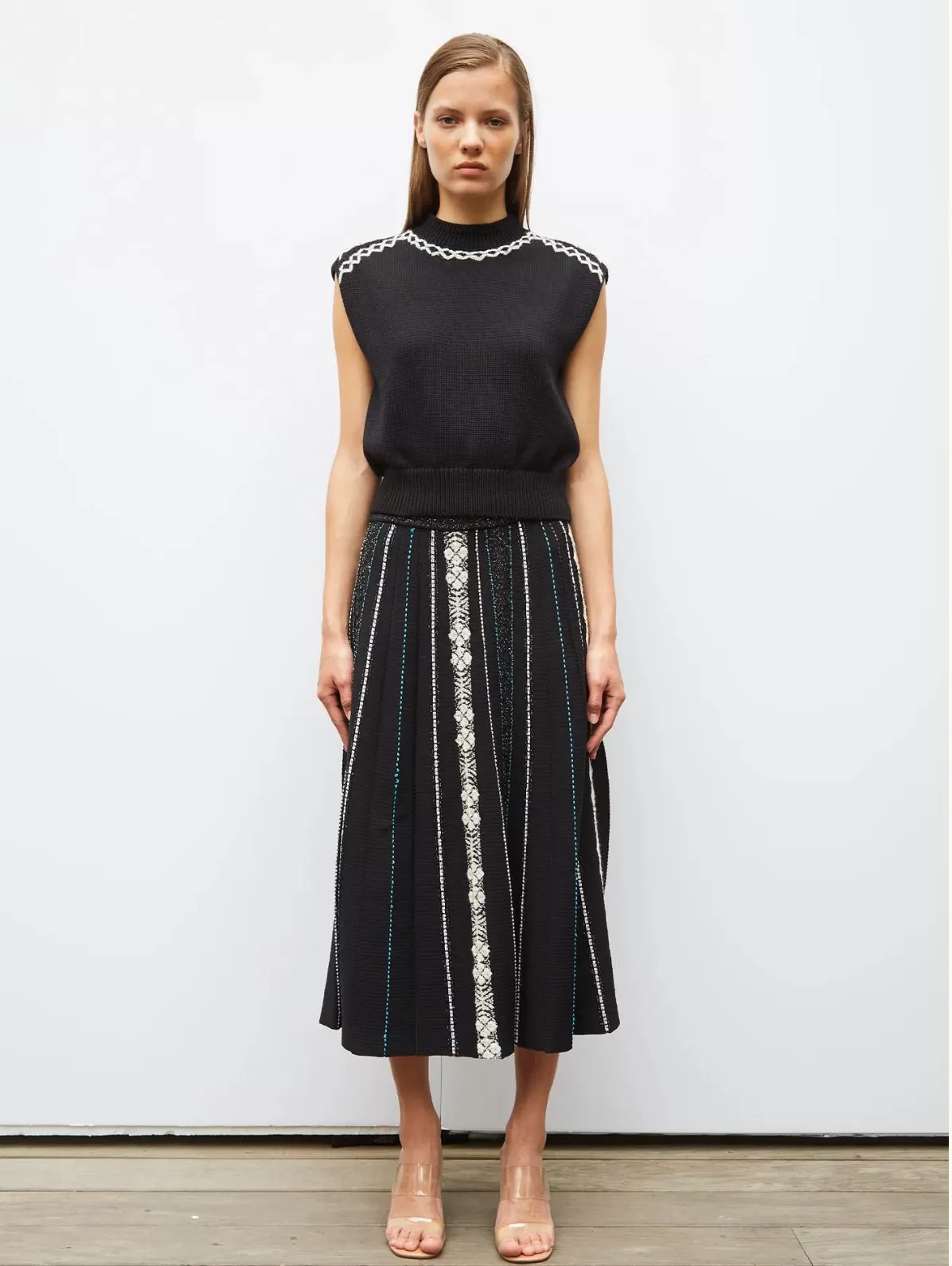 MOLLI - Arena 5 Skirt in Black