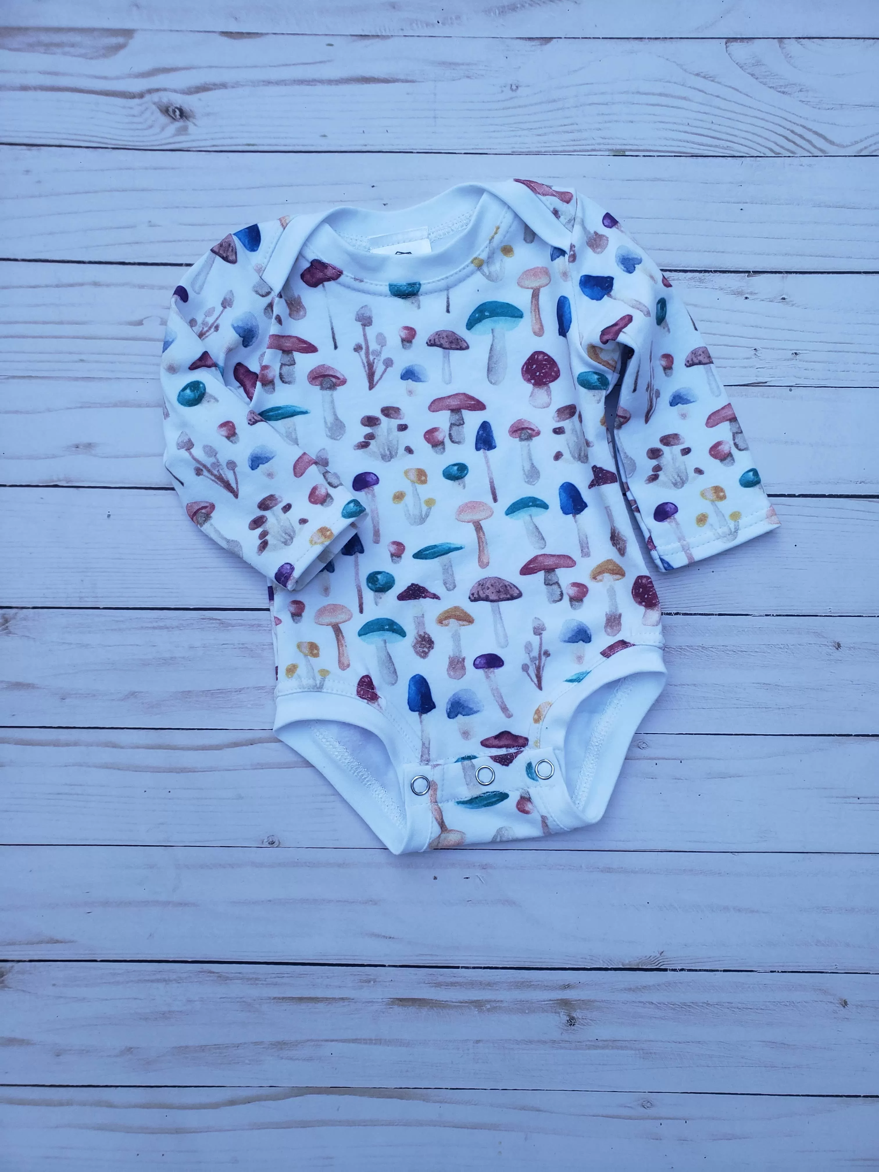 Mushroom bodysuit, infant clothing, infant bodysuit: 9-12 month