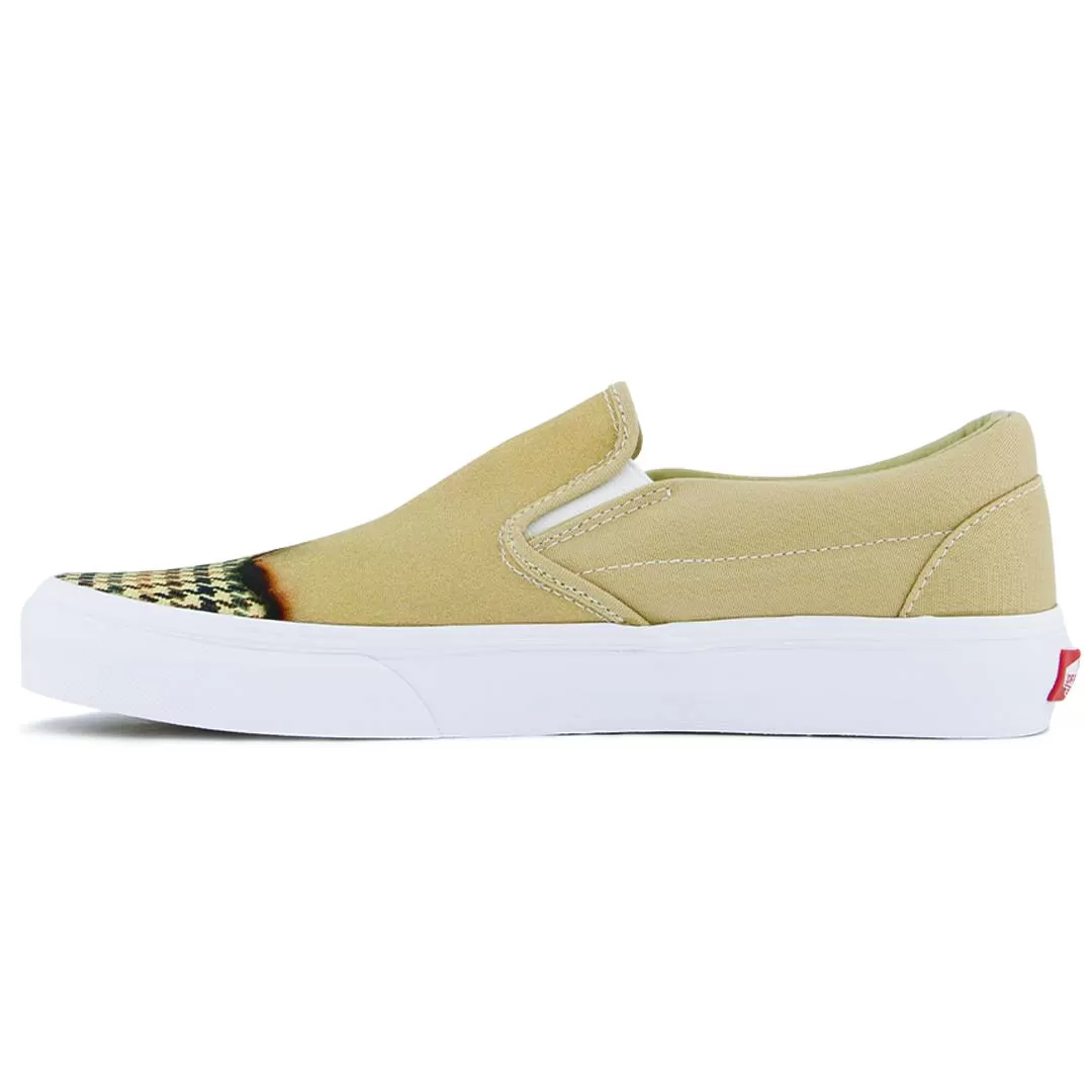 Vans - Unisex Classic Slip-On Big Reveal Shoes (0XG8AZP)